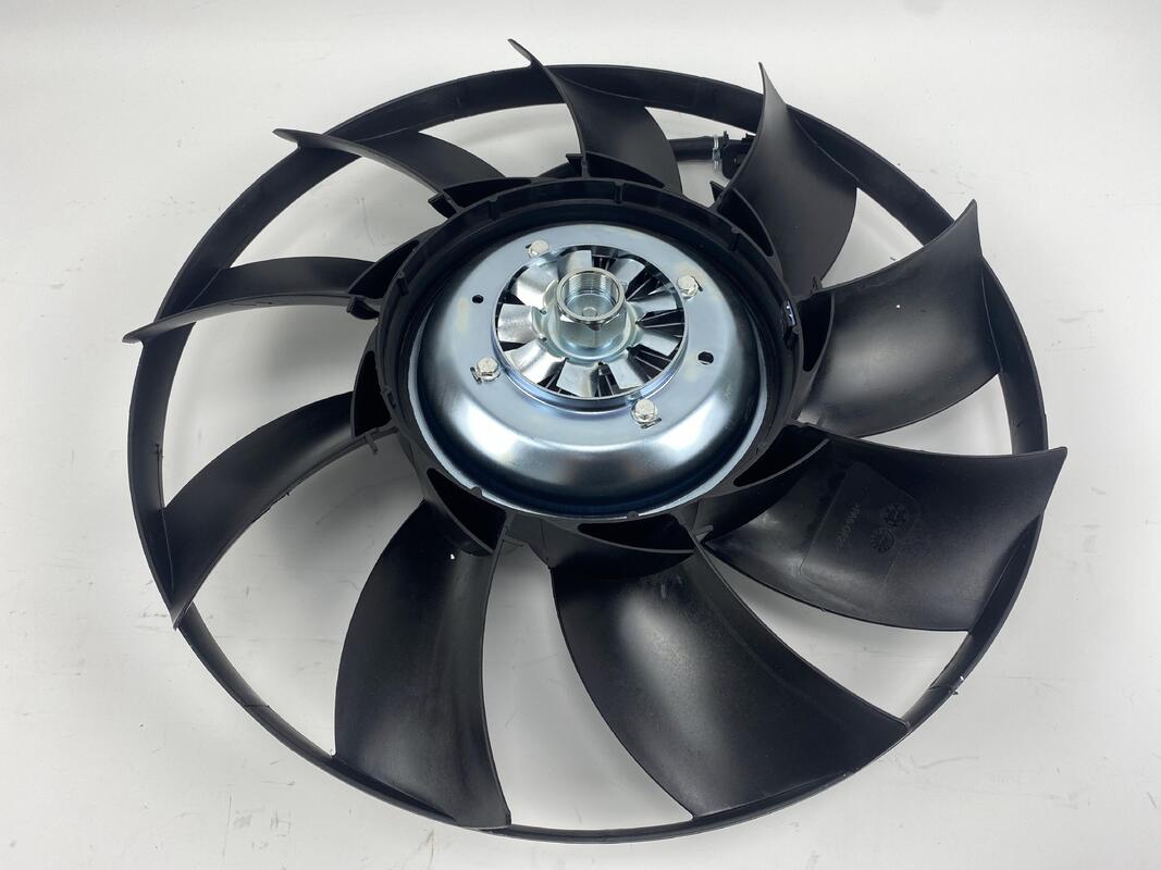 Blade Cooling Electric Radiator Fan LR012644 LR112860 for LAND ROVER Discovery 3 4 Range Rover Sport